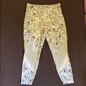 Like new Athleta Salutation 3/4 legging, MP